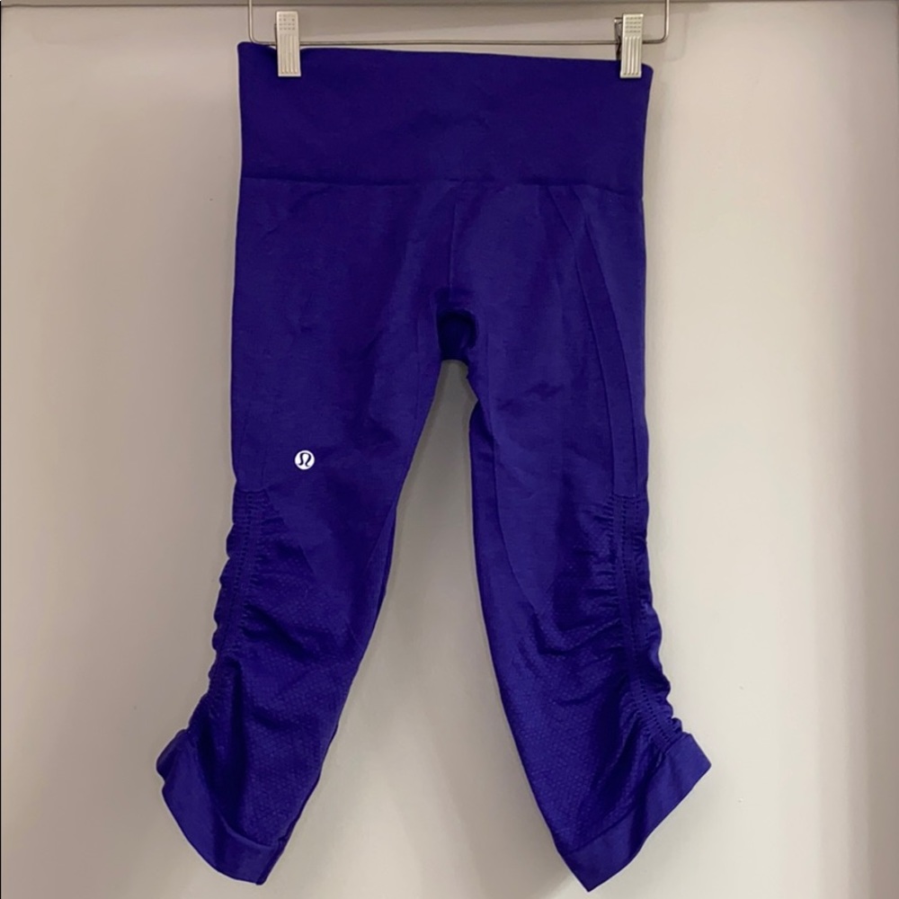 Lululemon cropped leggings in purple